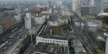 冲动龙类也哄哄对应的是哪首粤语歌？