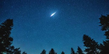 看那流星许下心愿究竟是哪首歌？