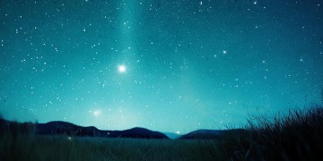 我在你眼中看星星究竟是哪首歌？