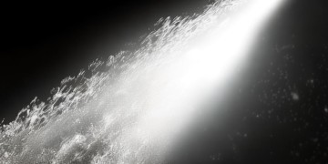 把世界黑白照亮出自哪首歌？