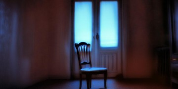 留下孤独的我究竟是哪首歌？