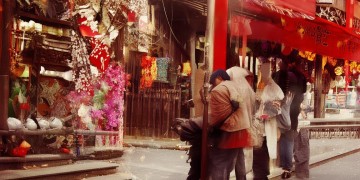 同学们跳舞用的中国红究竟是什么歌？